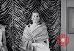 Immagine di Sfilata di moda New York United States USA, 1956, secondo 25 filmato di repertorio 65675040936