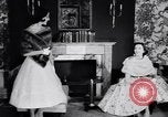 Immagine di Sfilata di moda New York United States USA, 1956, secondo 44 filmato di repertorio 65675040936