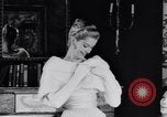 Immagine di Sfilata di moda New York United States USA, 1956, secondo 53 filmato di repertorio 65675040936