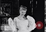 Immagine di Sfilata di moda New York United States USA, 1956, secondo 54 filmato di repertorio 65675040936