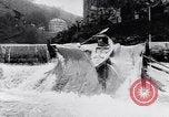 Image Kayak skippers Allemagne, 1956, de la seconde 31 séquences d'archives historiques vidéo 65675040938