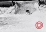 Image Kayak skippers Allemagne, 1956, de la seconde 32 séquences d'archives historiques vidéo 65675040938