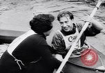 Image Kayak skippers Allemagne, 1956, de la seconde 46 séquences d'archives historiques vidéo 65675040938