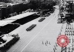 Immagine di Display di armi Suez Egitto, 1956, secondo 6 filmato di repertorio 65675040940