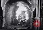 Immagine di Tuta di calore Long Island City New York USA, 1956, secondo 37 filmato di repertorio 65675040941