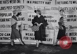 Immagine di Sfilata di moda New York United States USA, 1956, secondo 7 filmato di repertorio 65675040950
