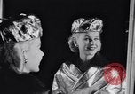 Immagine di Sfilata di moda New York United States USA, 1956, secondo 37 filmato di repertorio 65675040950