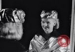 Immagine di Sfilata di moda New York United States USA, 1956, secondo 38 filmato di repertorio 65675040950