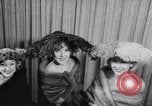 Immagine di Sfilata di moda New York United States USA, 1956, secondo 60 filmato di repertorio 65675040950