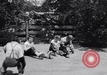 Standbild Schimpansen Encino California USA, 1956, aus Sekunde 16 historischem Filmmaterial Videoclip 65675040951