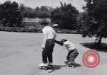 Standbild Schimpansen Encino California USA, 1956, aus Sekunde 26 historischem Filmmaterial Videoclip 65675040951