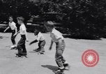 Standbild Schimpansen Encino California USA, 1956, aus Sekunde 45 historischem Filmmaterial Videoclip 65675040951