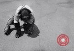 Standbild Schimpansen Encino California USA, 1956, aus Sekunde 53 historischem Filmmaterial Videoclip 65675040951