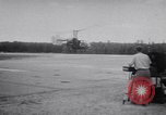 Standbild Hubschrauber Fort Belvoir Virginia USA, 1956, aus Sekunde 25 historischem Filmmaterial Videoclip 65675040953