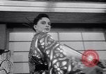 Immagine di Sfilata di moda New York United States USA, 1956, secondo 14 filmato di repertorio 65675040956