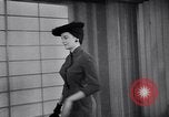 Immagine di Sfilata di moda New York United States USA, 1956, secondo 20 filmato di repertorio 65675040956