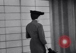 Immagine di Sfilata di moda New York United States USA, 1956, secondo 23 filmato di repertorio 65675040956
