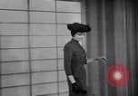 Immagine di Sfilata di moda New York United States USA, 1956, secondo 24 filmato di repertorio 65675040956