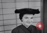 Immagine di Sfilata di moda New York United States USA, 1956, secondo 30 filmato di repertorio 65675040956