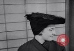 Immagine di Sfilata di moda New York United States USA, 1956, secondo 32 filmato di repertorio 65675040956
