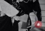 Immagine di Sfilata di moda New York United States USA, 1956, secondo 47 filmato di repertorio 65675040956
