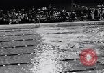 Standbild Schwimmen Meisterschaft Tyler Texas USA, 1956, aus Sekunde 15 historischem Filmmaterial Videoclip 65675040957
