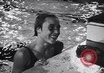 Standbild Schwimmen Meisterschaft Tyler Texas USA, 1956, aus Sekunde 32 historischem Filmmaterial Videoclip 65675040957