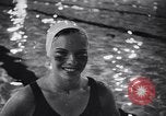 Standbild Schwimmen Meisterschaft Tyler Texas USA, 1956, aus Sekunde 61 historischem Filmmaterial Videoclip 65675040957