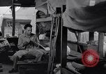 Standbild kranken Patienten Green Island South Pacific, 1944, aus Sekunde 35 historischem Filmmaterial Videoclip 65675040961