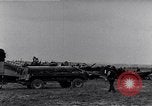 Standbild RAF-Kampfflugzeuge greifen deutsche Bomberflugzeuge an England, Vereinigtes Königreich, 1940, aus Sekunde 6 historischem Filmmaterial Videoclip 65675041004