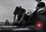 Standbild RAF-Kampfflugzeuge greifen deutsche Bomberflugzeuge an England, Vereinigtes Königreich, 1940, aus Sekunde 19 historischem Filmmaterial Videoclip 65675041004