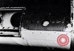 Standbild RAF-Kampfflugzeuge greifen deutsche Bomberflugzeuge an England, Vereinigtes Königreich, 1940, aus Sekunde 34 historischem Filmmaterial Videoclip 65675041004