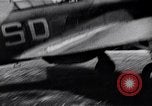 Standbild RAF-Kampfflugzeuge greifen deutsche Bomberflugzeuge an England, Vereinigtes Königreich, 1940, aus Sekunde 41 historischem Filmmaterial Videoclip 65675041004