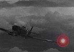 Standbild RAF-Kampfflugzeuge greifen deutsche Bomberflugzeuge an England, Vereinigtes Königreich, 1940, aus Sekunde 50 historischem Filmmaterial Videoclip 65675041004