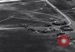 Image Bf-110 allemand et Ju 86 avions en Seconde Guerre Mondiale Allemagne, 1940, de la seconde 8 séquences d'archives historiques vidéo 65675041026