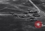 Image Bf-110 allemand et Ju 86 avions en Seconde Guerre Mondiale Allemagne, 1940, de la seconde 9 séquences d'archives historiques vidéo 65675041026