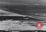 Image Bf-110 allemand et Ju 86 avions en Seconde Guerre Mondiale Allemagne, 1940, de la seconde 12 séquences d'archives historiques vidéo 65675041026
