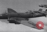 Image Bf-110 allemand et Ju 86 avions en Seconde Guerre Mondiale Allemagne, 1940, de la seconde 42 séquences d'archives historiques vidéo 65675041026