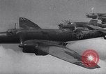 Image Bf-110 allemand et Ju 86 avions en Seconde Guerre Mondiale Allemagne, 1940, de la seconde 43 séquences d'archives historiques vidéo 65675041026