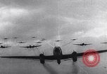 Image Bf-110 allemand et Ju 86 avions en Seconde Guerre Mondiale Allemagne, 1940, de la seconde 53 séquences d'archives historiques vidéo 65675041026