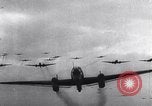 Image Bf-110 allemand et Ju 86 avions en Seconde Guerre Mondiale Allemagne, 1940, de la seconde 54 séquences d'archives historiques vidéo 65675041026