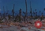 Standbild tote japanische Soldaten Eniwetok Atoll Marshall Inseln, 1944, aus Sekunde 6 historischem Filmmaterial Videoclip 65675041028