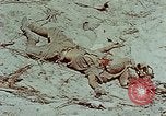 Standbild tote japanische Soldaten Eniwetok Atoll Marshall Inseln, 1944, aus Sekunde 32 historischem Filmmaterial Videoclip 65675041028