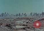 Standbild tote japanische Soldaten Eniwetok Atoll Marshall Inseln, 1944, aus Sekunde 45 historischem Filmmaterial Videoclip 65675041028