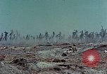 Standbild tote japanische Soldaten Eniwetok Atoll Marshall Inseln, 1944, aus Sekunde 46 historischem Filmmaterial Videoclip 65675041028
