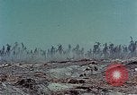 Standbild tote japanische Soldaten Eniwetok Atoll Marshall Inseln, 1944, aus Sekunde 47 historischem Filmmaterial Videoclip 65675041028