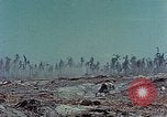 Standbild tote japanische Soldaten Eniwetok Atoll Marshall Inseln, 1944, aus Sekunde 48 historischem Filmmaterial Videoclip 65675041028