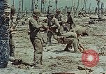 Standbild tote japanische Soldaten Eniwetok Atoll Marshall Inseln, 1944, aus Sekunde 61 historischem Filmmaterial Videoclip 65675041028