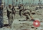 Standbild tote japanische Soldaten Eniwetok Atoll Marshall Inseln, 1944, aus Sekunde 62 historischem Filmmaterial Videoclip 65675041028