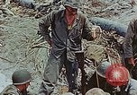 Standbild Enewetak Schlacht toten japanischen Soldaten Eniwetok Atoll Marshall Inseln, 1944, aus Sekunde 25 historischem Filmmaterial Videoclip 65675041029